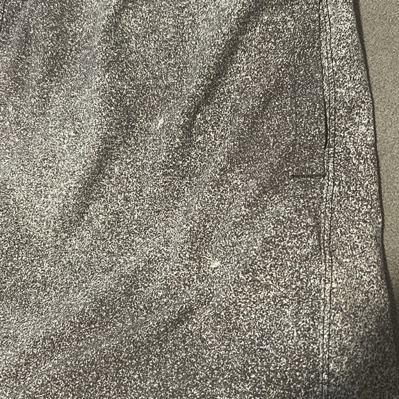 Lululemon shorts men’s size XL - Picture 3 of 8